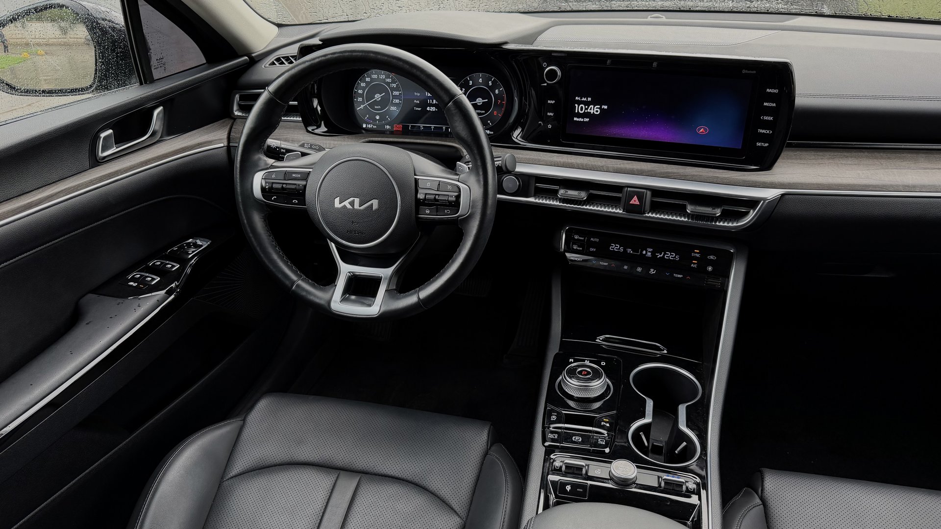 Kia K5 — интерьер Nobless